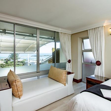 Blaauw Village Guest House Bloubergstrand Esterno foto