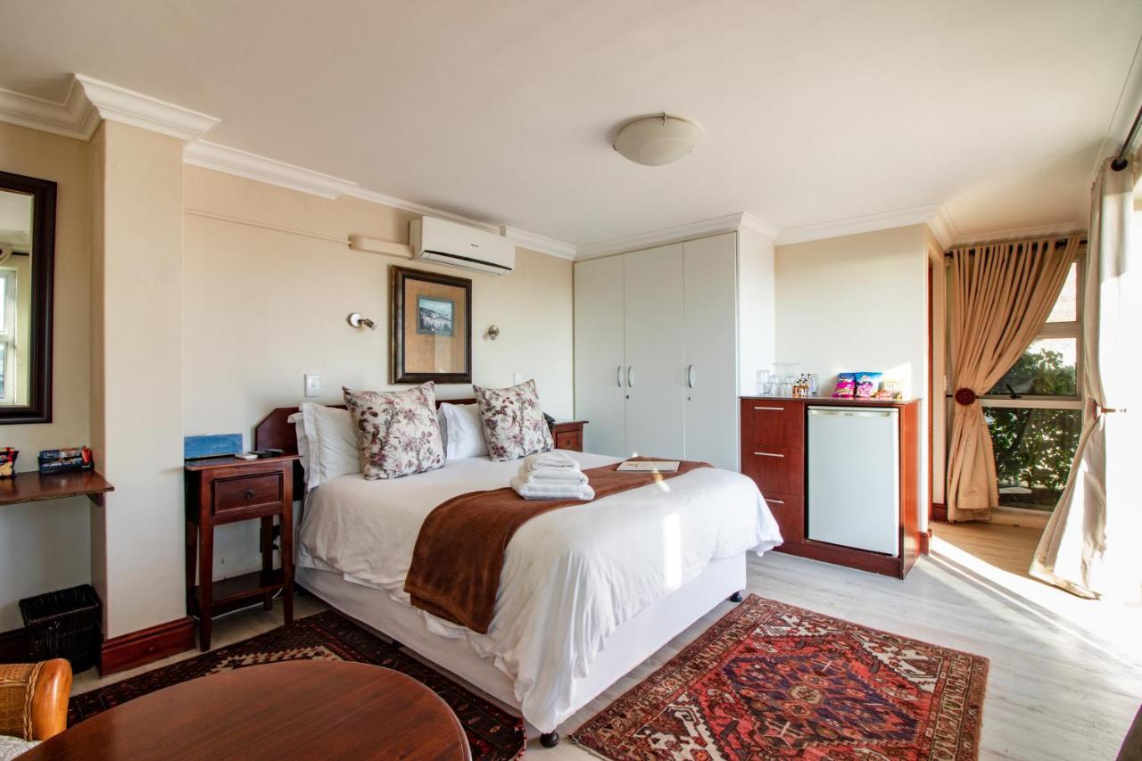 Blaauw Village Guest House Bloubergstrand Esterno foto