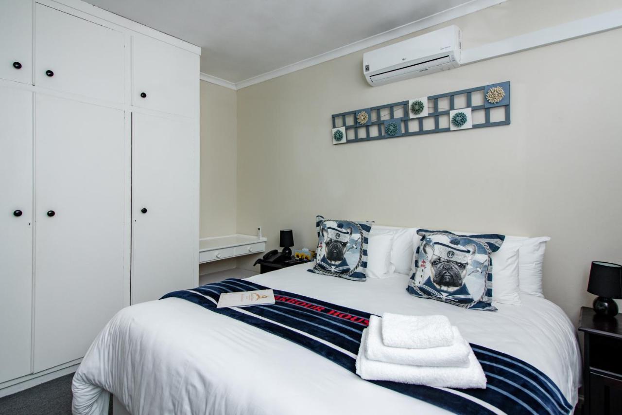 Blaauw Village Guest House Bloubergstrand Esterno foto