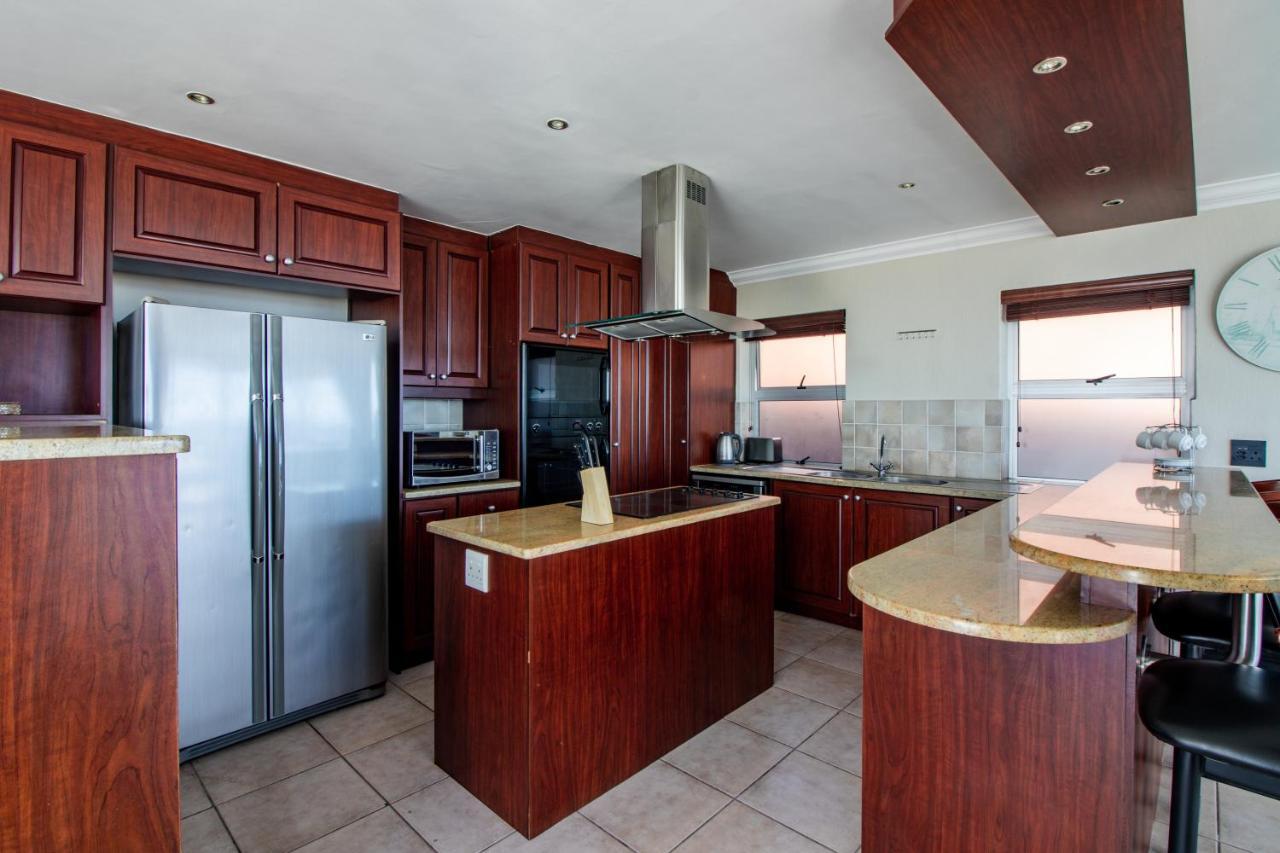 Blaauw Village Guest House Bloubergstrand Esterno foto