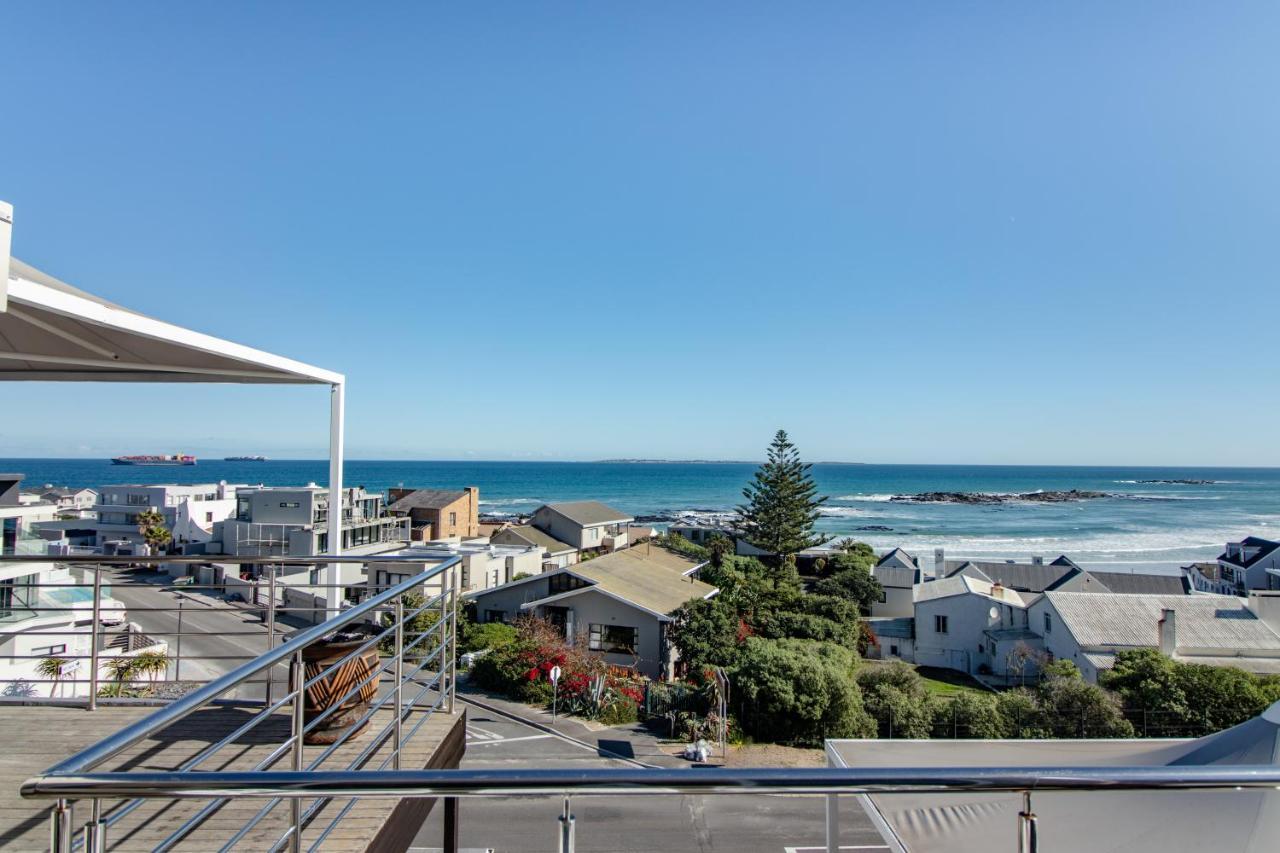 Blaauw Village Guest House Bloubergstrand Esterno foto