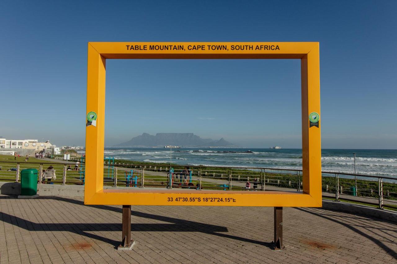 Blaauw Village Guest House Bloubergstrand Esterno foto