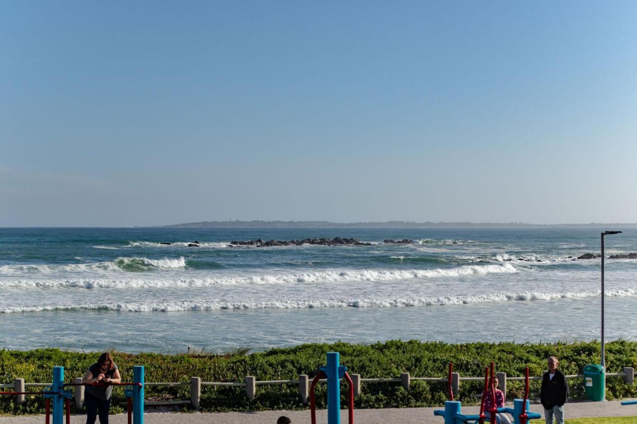 Blaauw Village Guest House Bloubergstrand Esterno foto