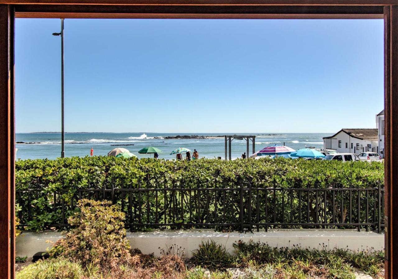 Blaauw Village Guest House Bloubergstrand Esterno foto