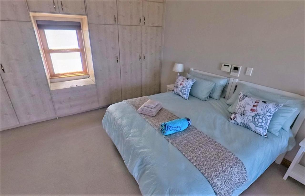 Blaauw Village Guest House Bloubergstrand Esterno foto