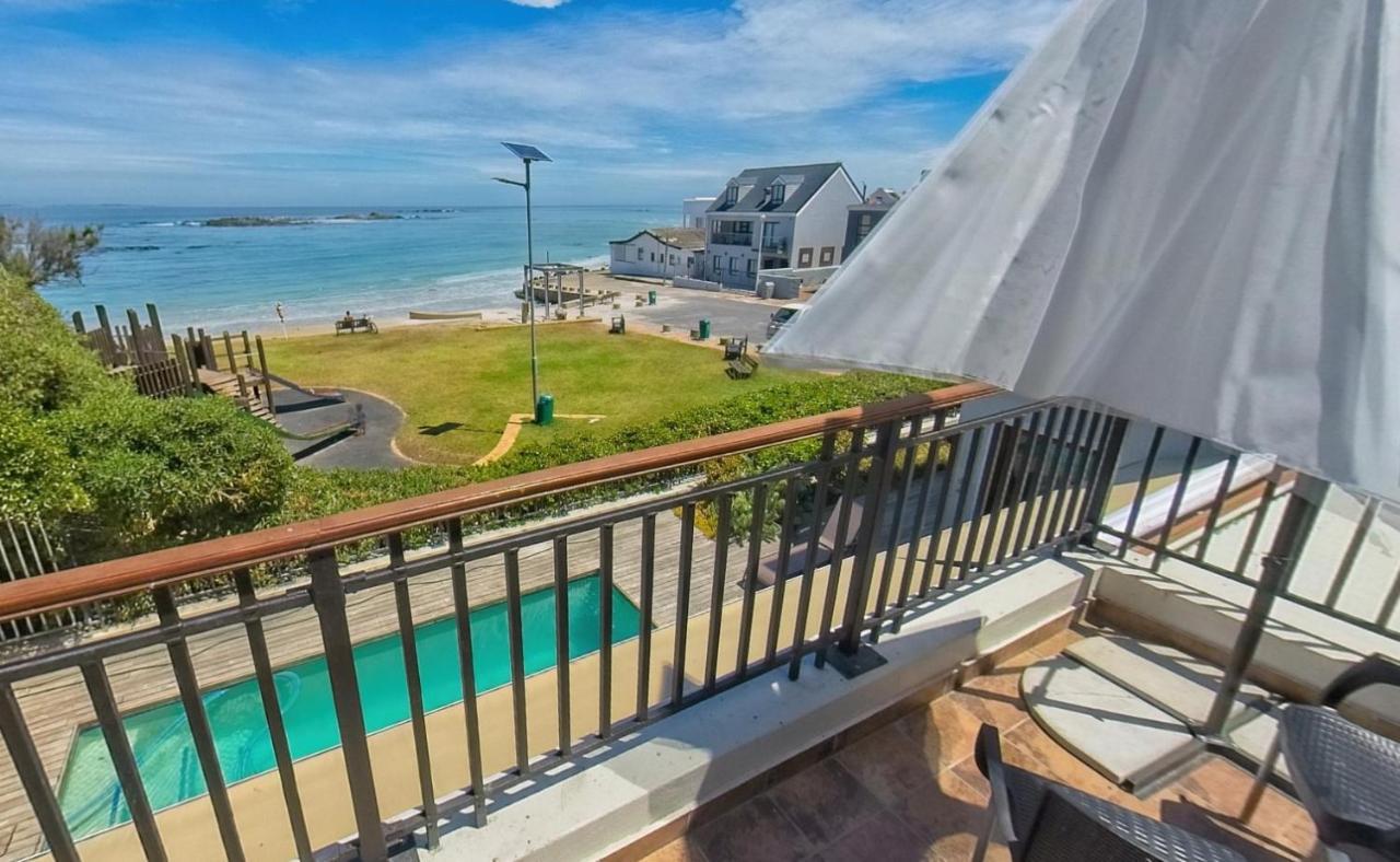 Blaauw Village Guest House Bloubergstrand Esterno foto