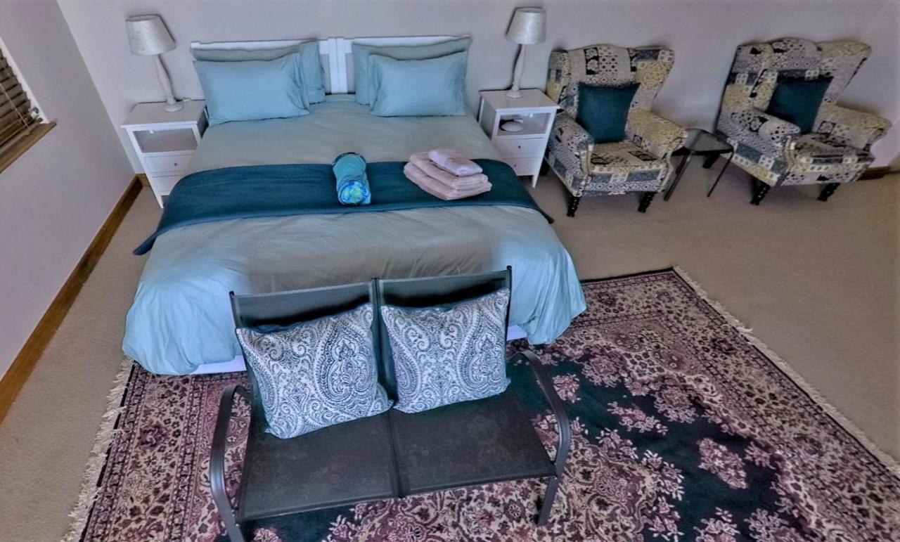 Blaauw Village Guest House Bloubergstrand Esterno foto