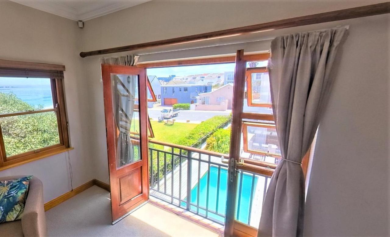 Blaauw Village Guest House Bloubergstrand Esterno foto