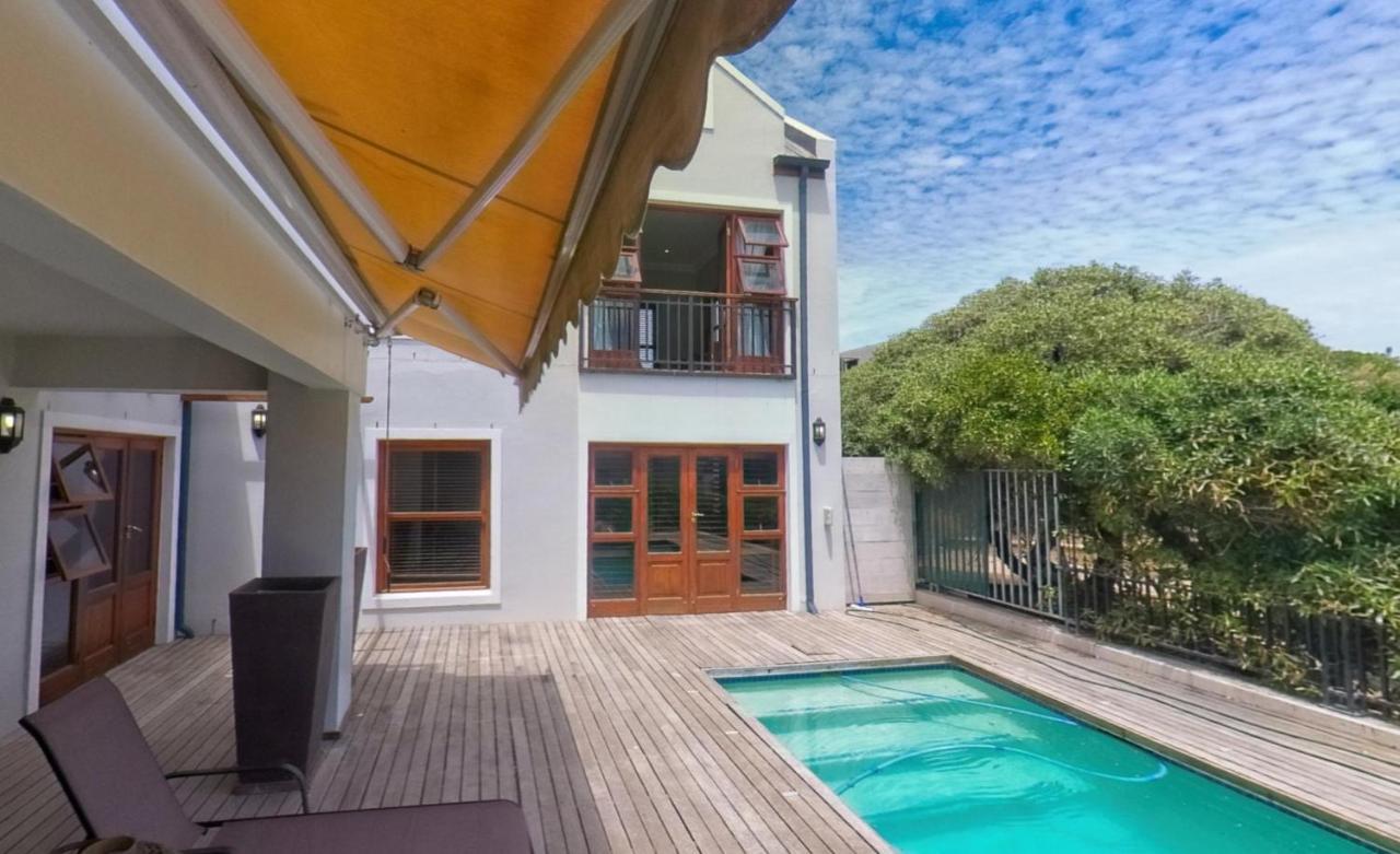 Blaauw Village Guest House Bloubergstrand Esterno foto