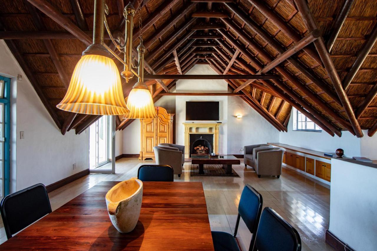 Blaauw Village Guest House Bloubergstrand Esterno foto