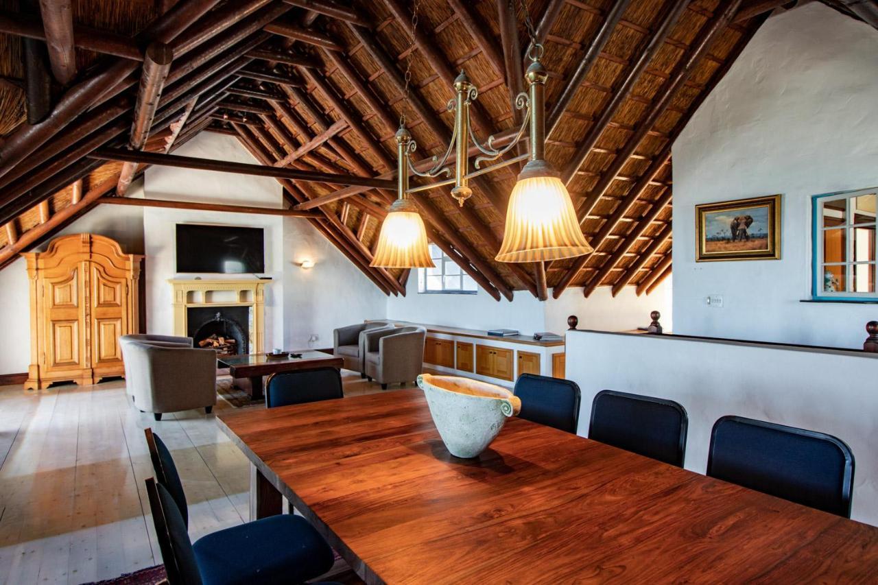 Blaauw Village Guest House Bloubergstrand Esterno foto