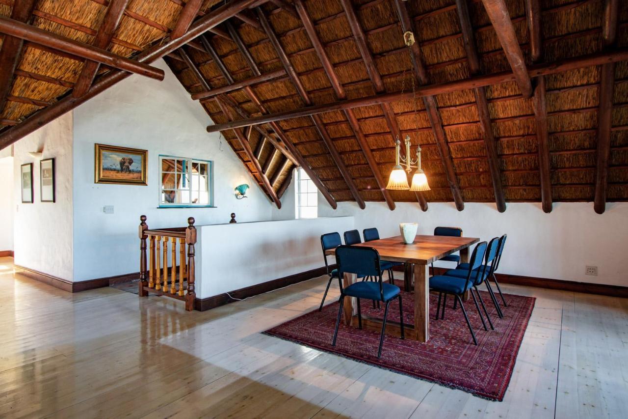 Blaauw Village Guest House Bloubergstrand Esterno foto