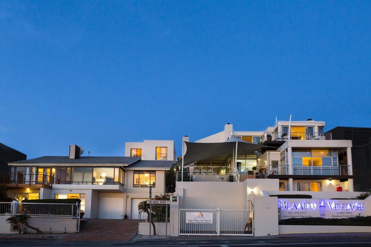 Blaauw Village Guest House Bloubergstrand Esterno foto